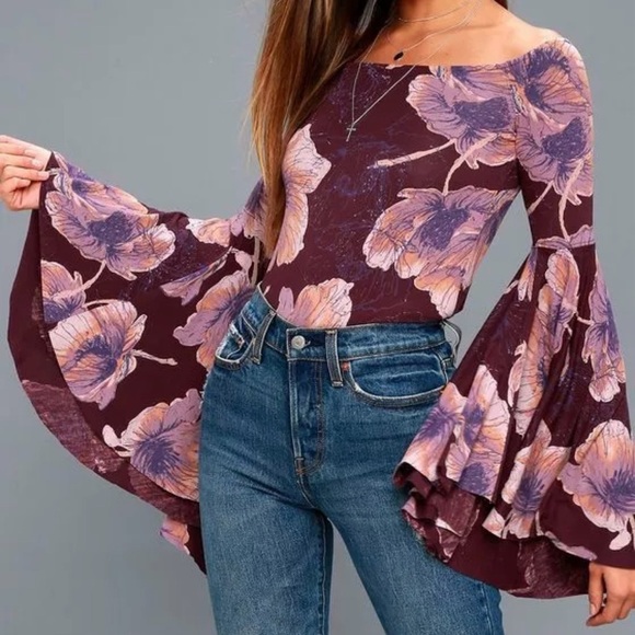 We The Free Tops - WE THE FREE OFF THE SHOULDER BELL-SLEEVE TOP WINE PRINT size XS